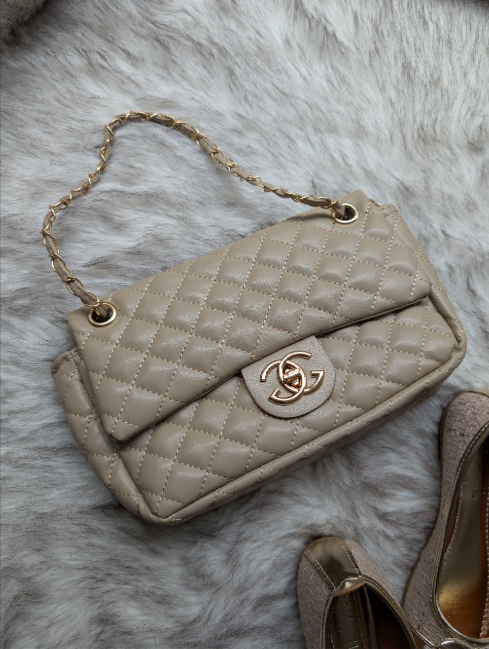 Chanel Flip Bag Krem