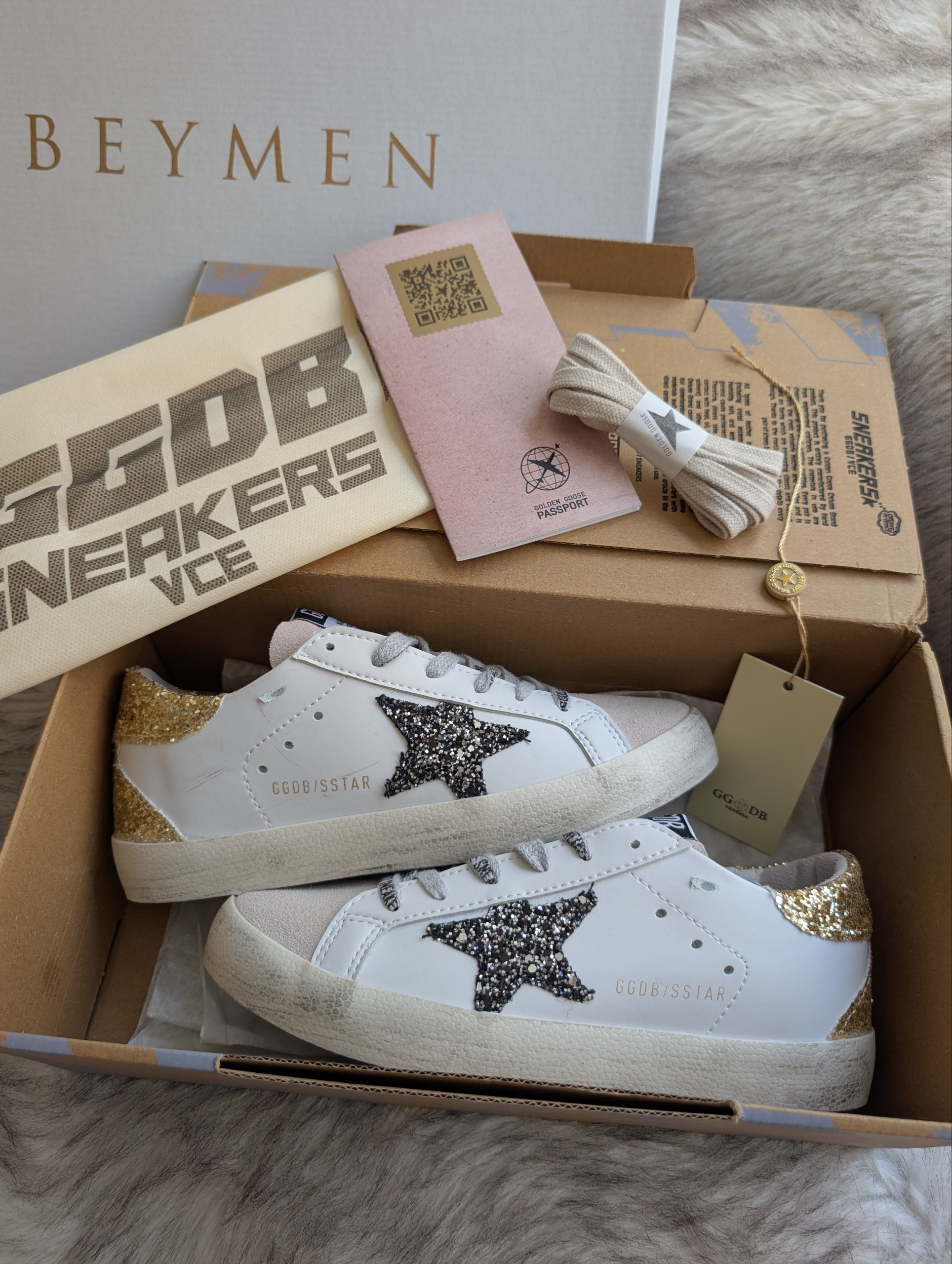 Golden Goose Deluxe Gold Black