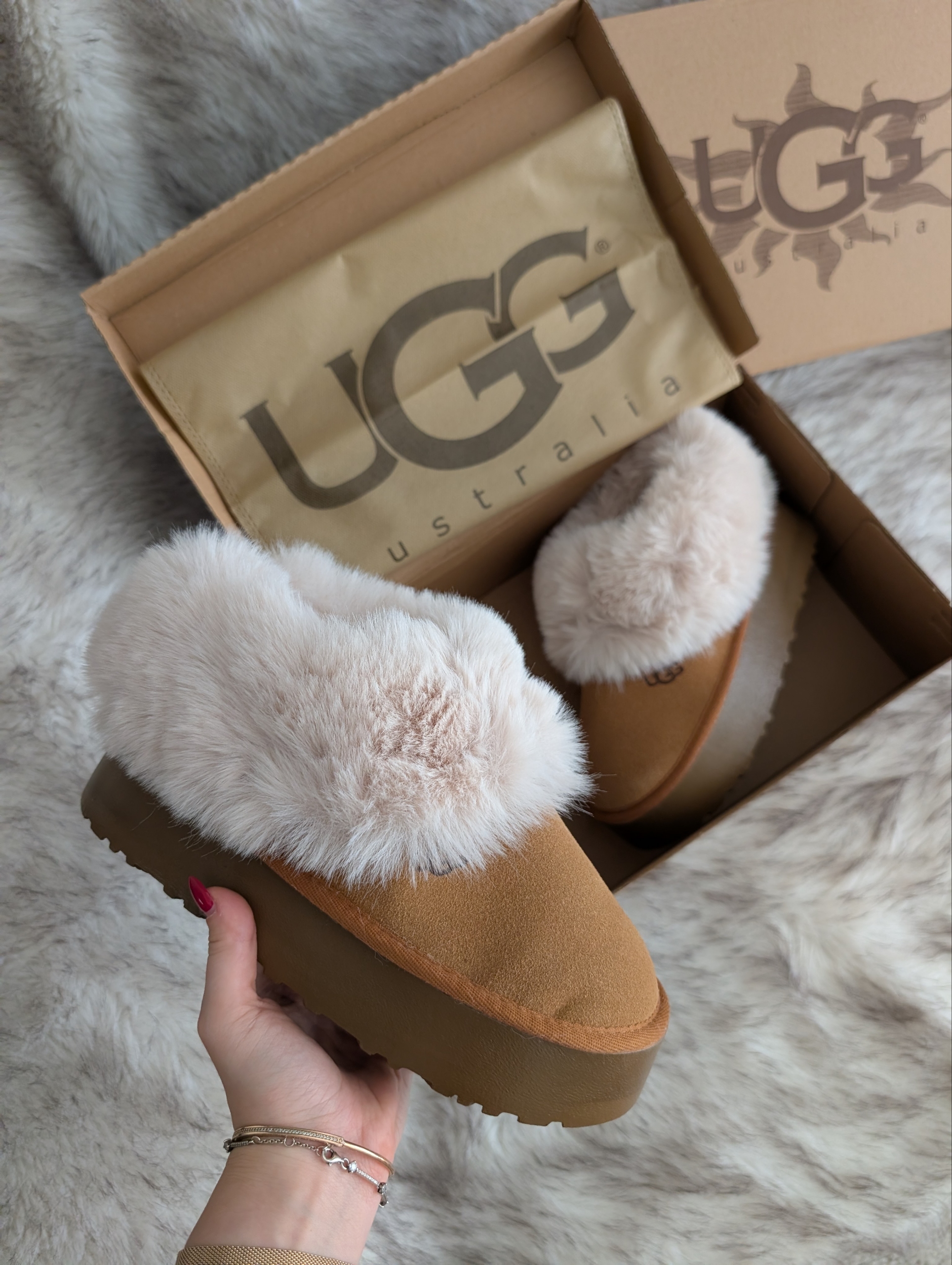 UGG Tazzelle Chestnut
